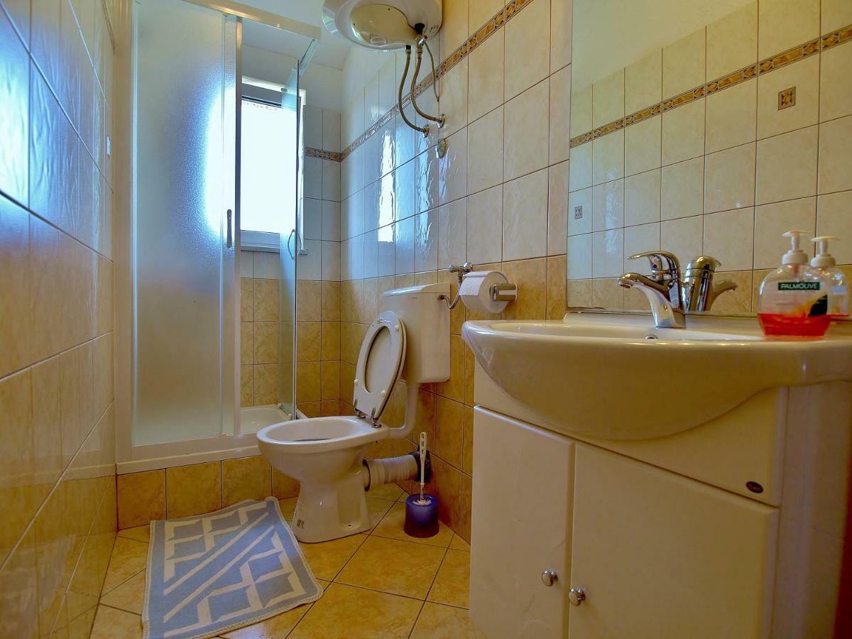 Apartmani Andelo I Ruzica Mundanije Esterno foto