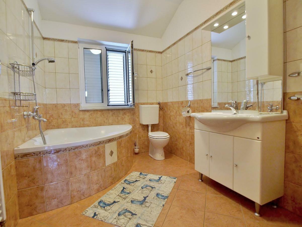 Apartmani Andelo I Ruzica Mundanije Esterno foto