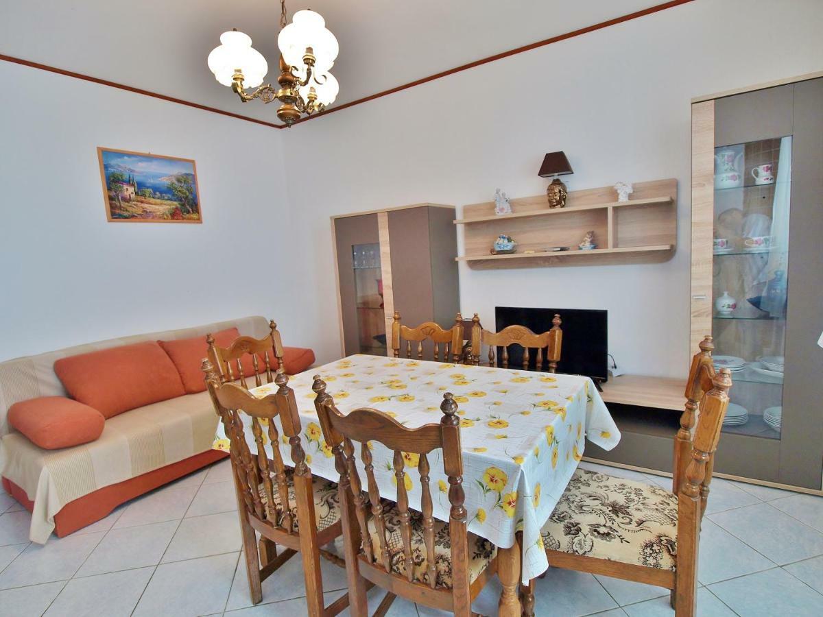 Apartmani Andelo I Ruzica Mundanije Esterno foto